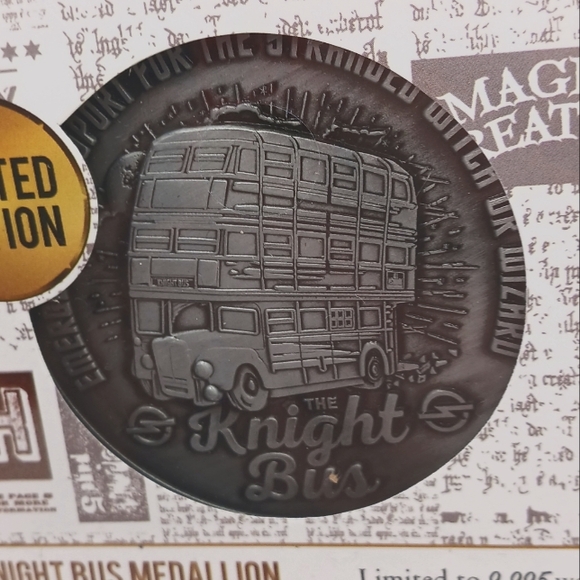Harry Potter Limited Edition Knight Bus Medallion + Lord Voldemort Coin New - Picture 7 of 12